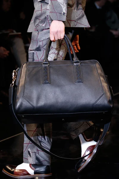 Look 32